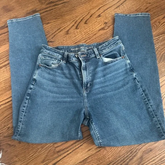 American Eagle Outfitters Women's Classic Blue Straight Leg Jeans - Picture 1 of 3